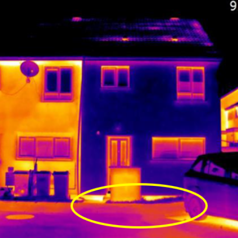 Thermal image of heat loss from traditional underfloor insulation, courtesy of DEEP Study by Leeds Becket UNiversity